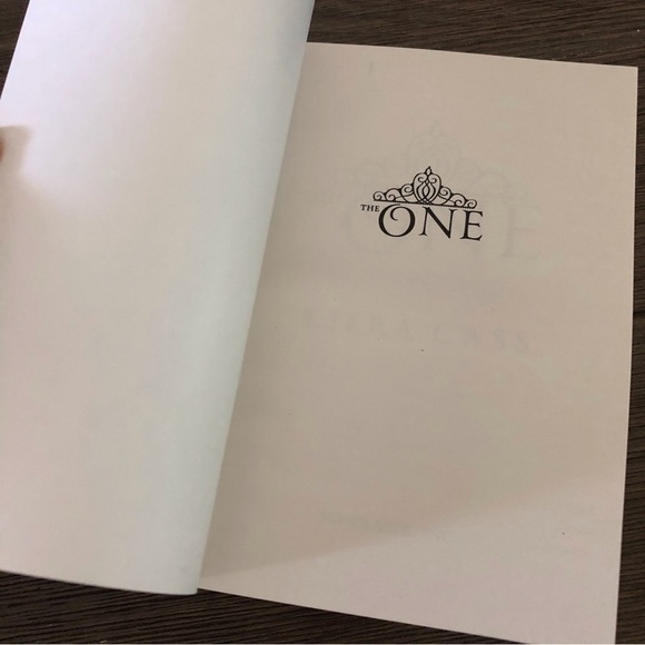 The Selection Series: The One by: Kiera Cass paperback book - Picture 4 of 5